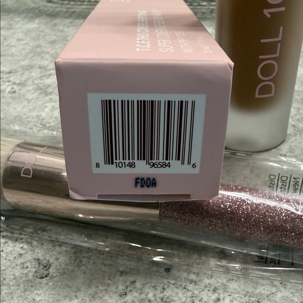 Doll 10 Super Coverage Serum Makeup with Brush - Pink and Brown